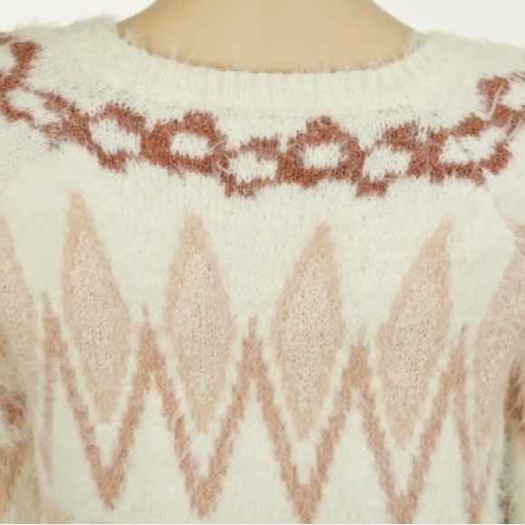 LAUREN CONRAD Women's medium 
Fuzzy WHITE & PEACH sweater - Picture 7 of 12